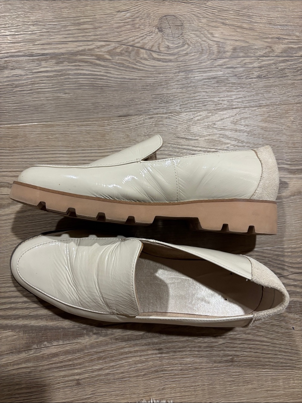 Vionic Women’s Cream Slip-On Leather Loafers